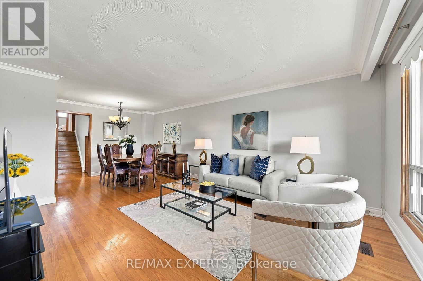 12 PARADELLE CRESCENT - 4