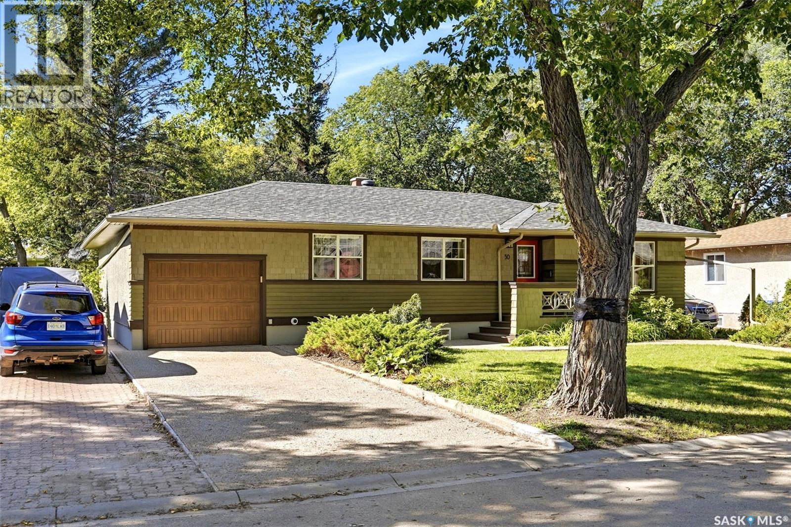 30 Lake STREET, Regina — photo 2