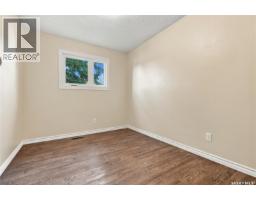 Games room - 3718 Taylor Street E, Saskatoon, SK S7H5J3 Photo 13
