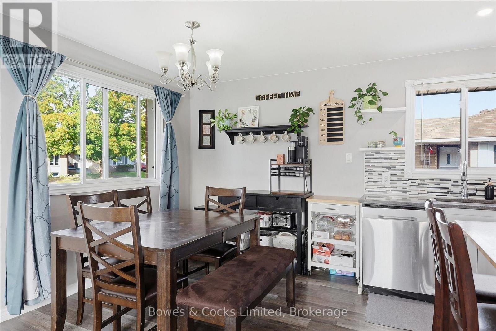 532 RAYMOND STREET - 18