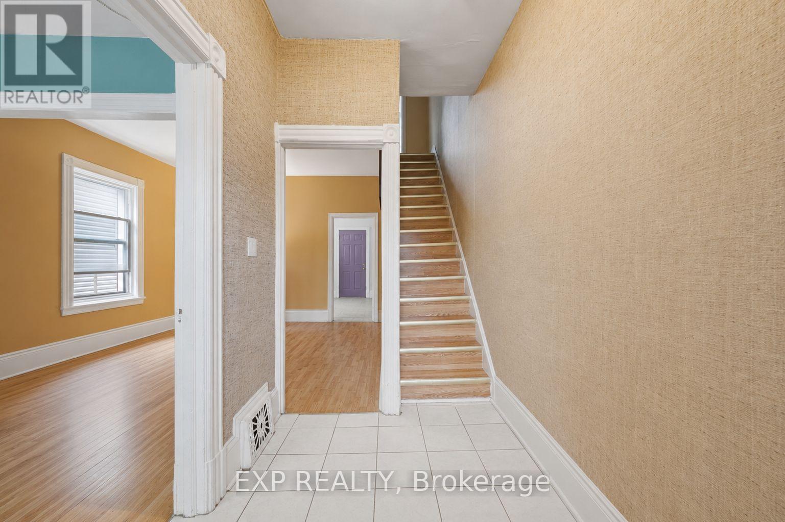 #451 & 453 453 CATHERINE STREET N - Image 13