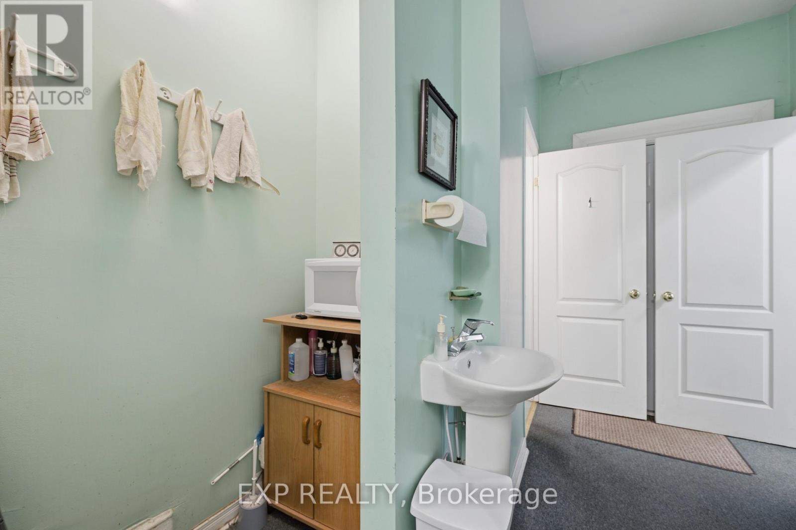 #451 & 453 453 CATHERINE STREET N - Image 10
