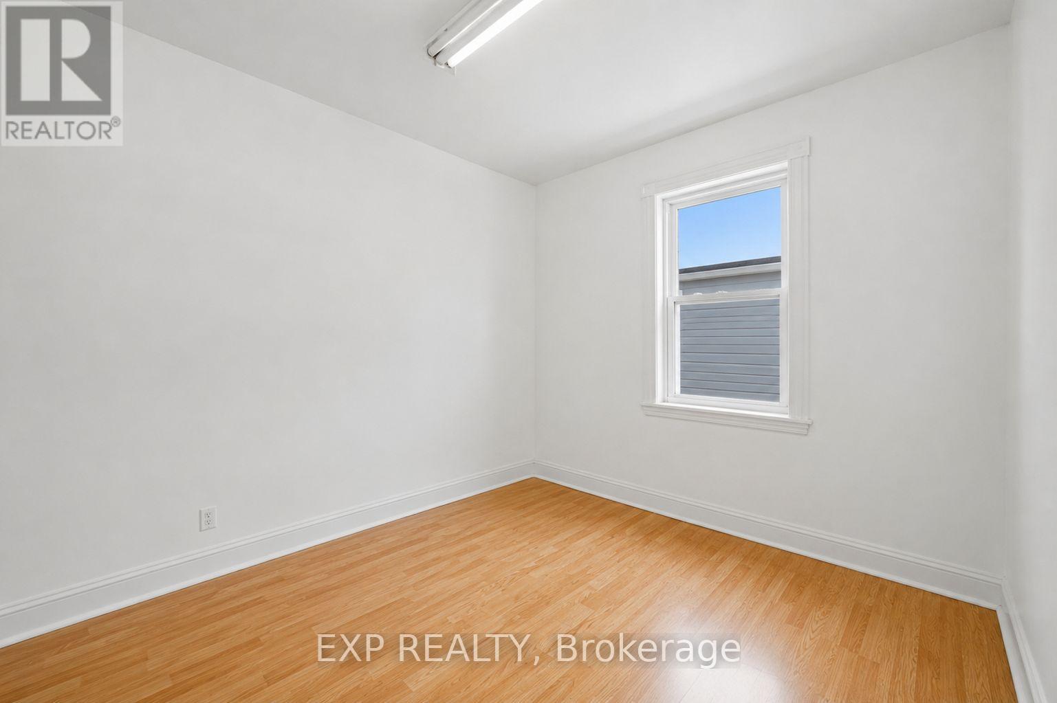 #451 & 453 453 CATHERINE STREET N - Image 32