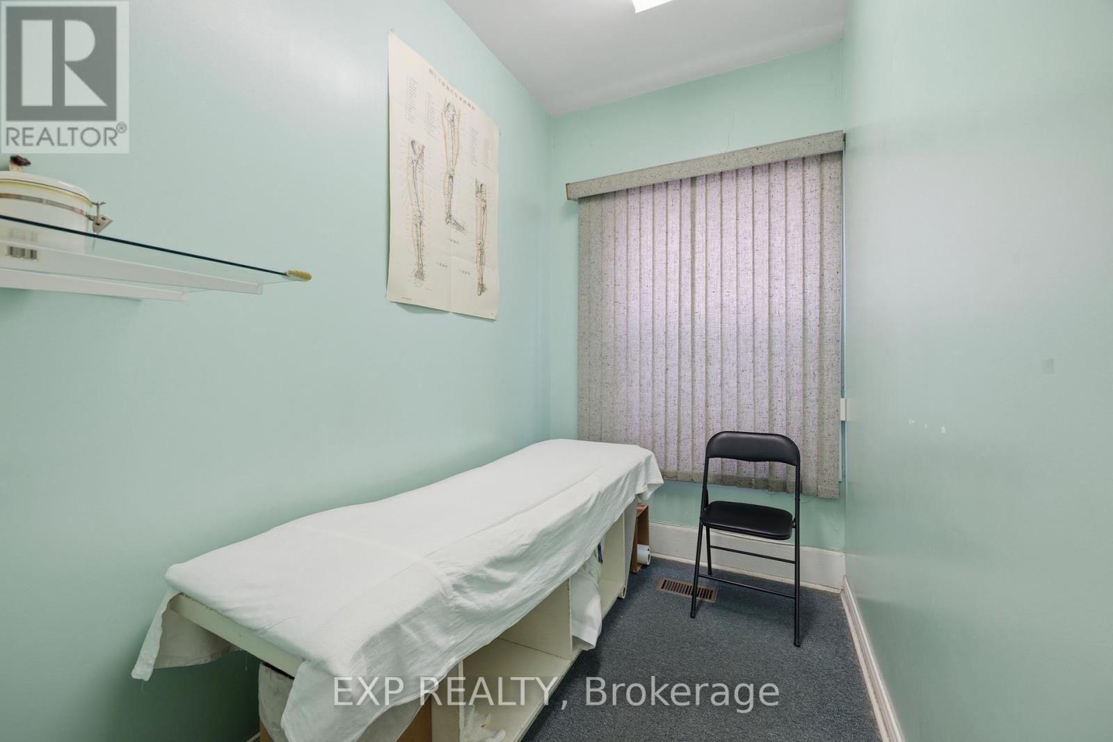 #451 & 453 453 CATHERINE STREET N - Image 9