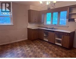 825 Elizabeth Avenue, Sarnia, ON N7S2V6 Photo 6