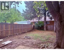 825 Elizabeth Avenue, Sarnia, ON N7S2V6 Photo 9