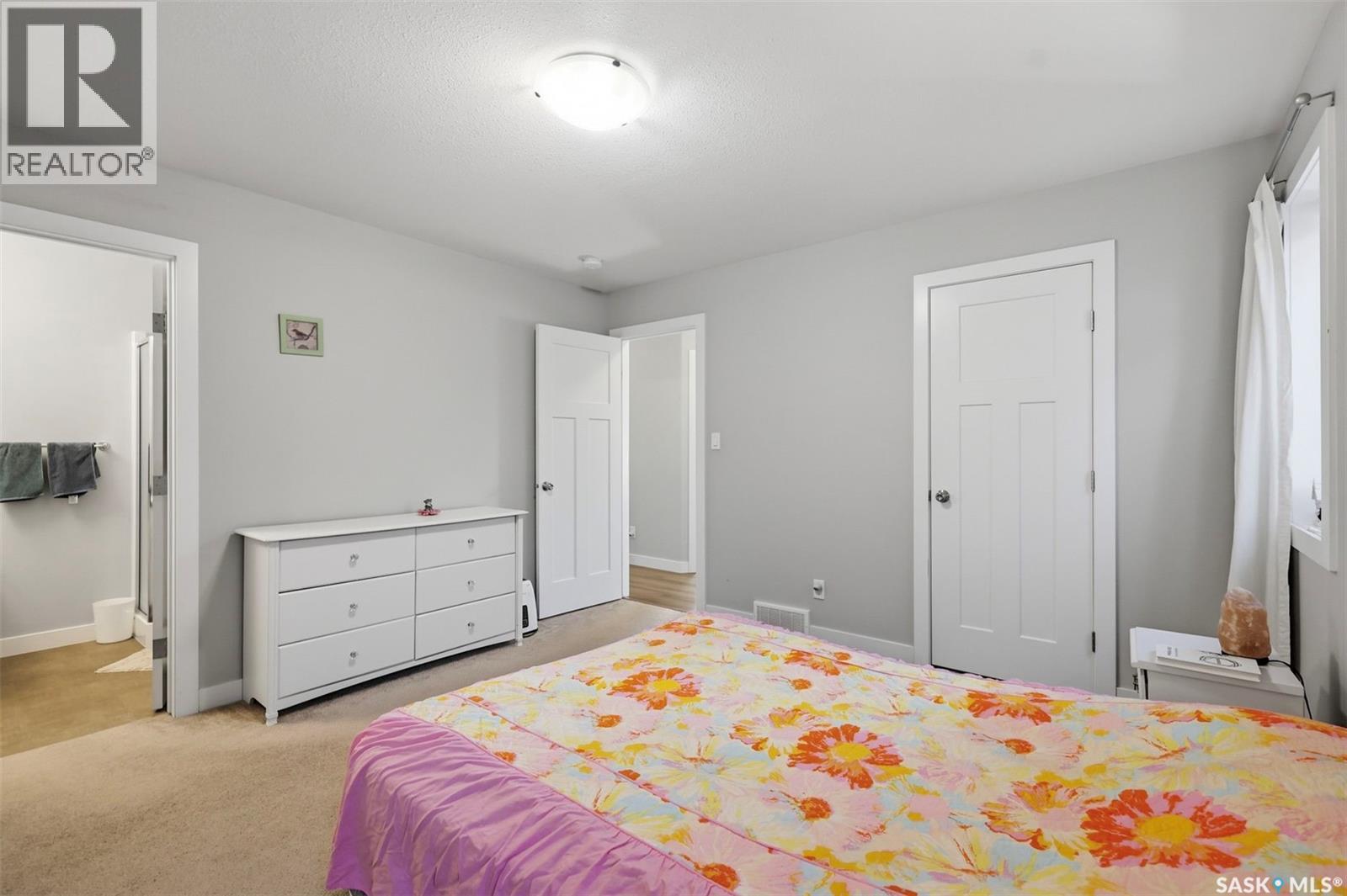 301 Haichert STREET W - Image 17