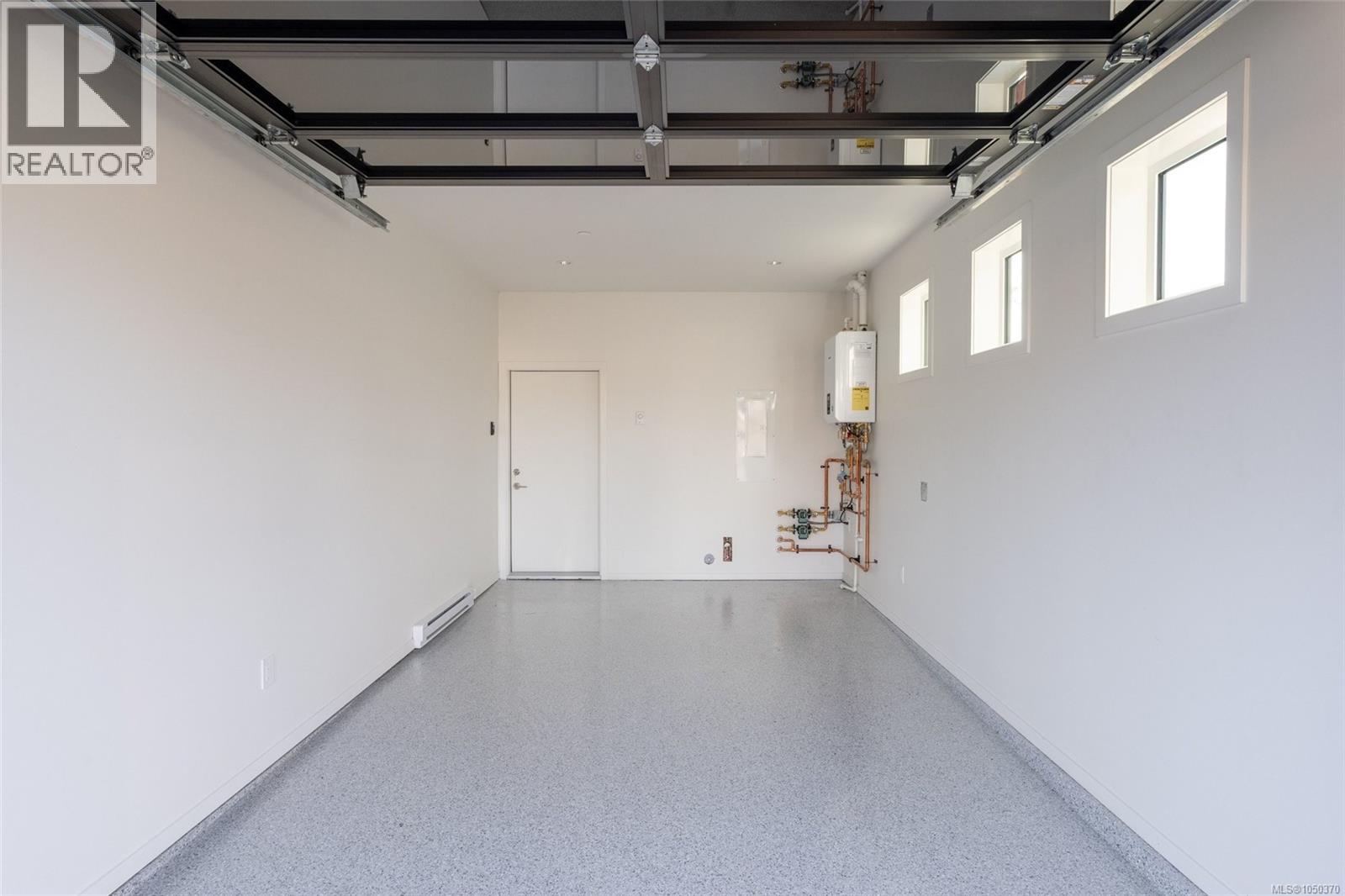 #1 2525 Rothesay Ave - 25
