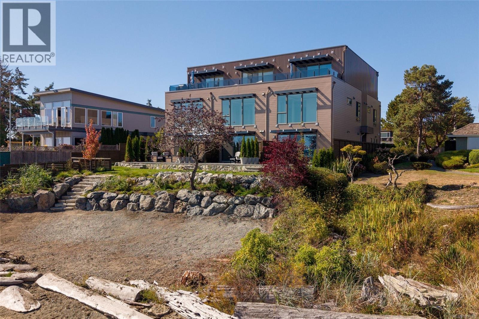 #1 2525 Rothesay Ave - 35