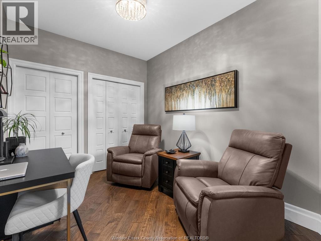 28 Mettawas LANE - 18