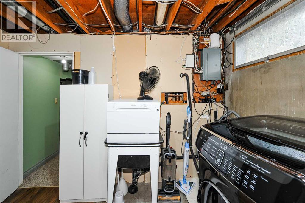 Laundry/Storage