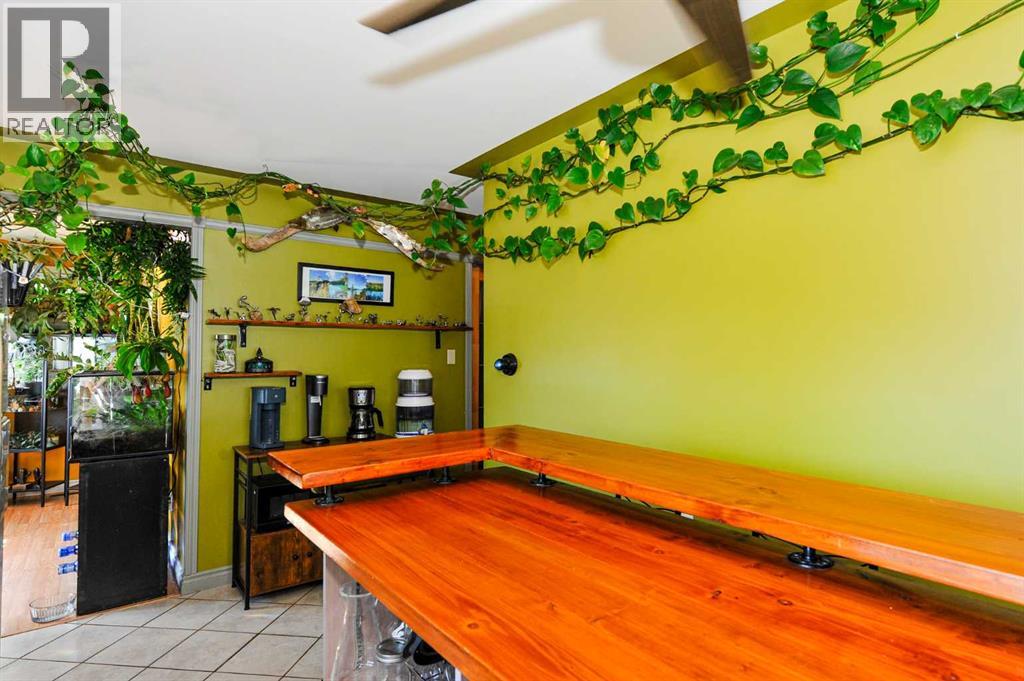 Eat-in Kitchen