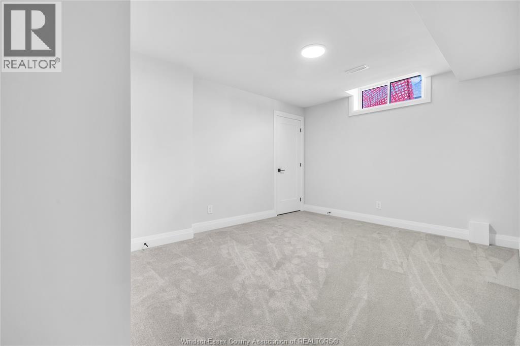 445 CASERTA CRESCENT - Image 32