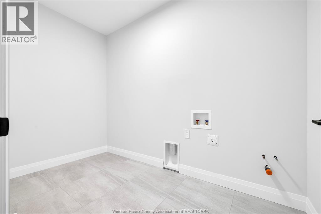 445 CASERTA CRESCENT - 31