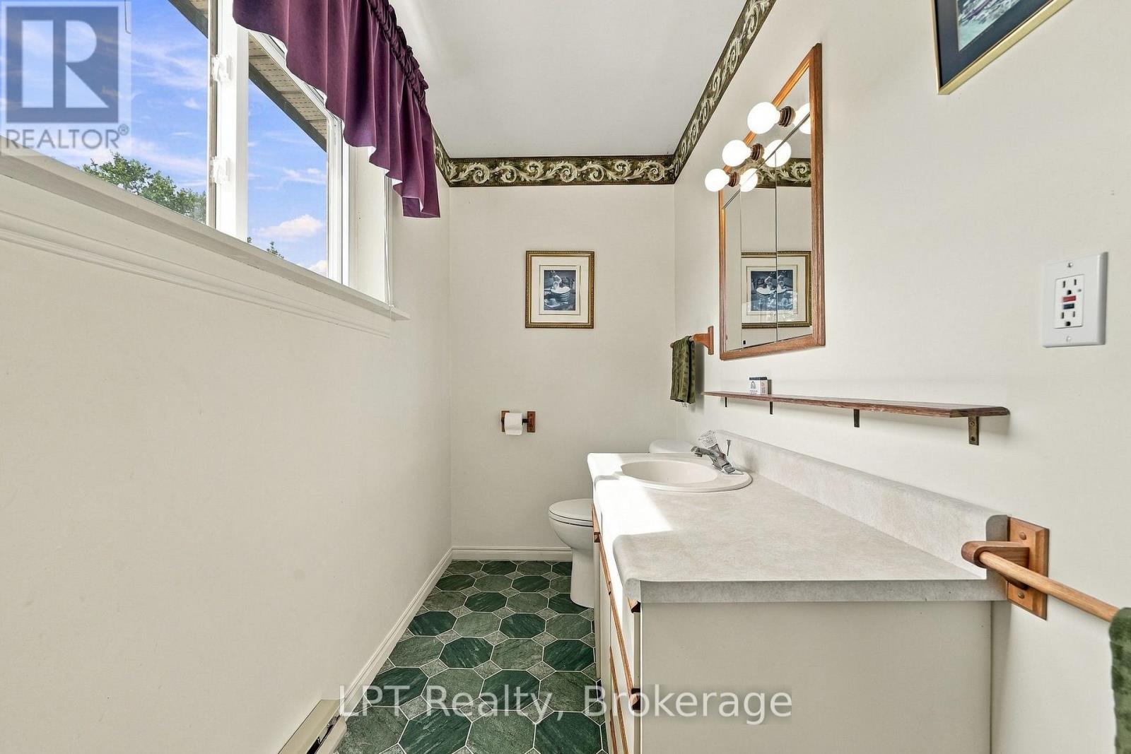 159 Point Pleasant Lane, Prince Edward County, ON photo 26