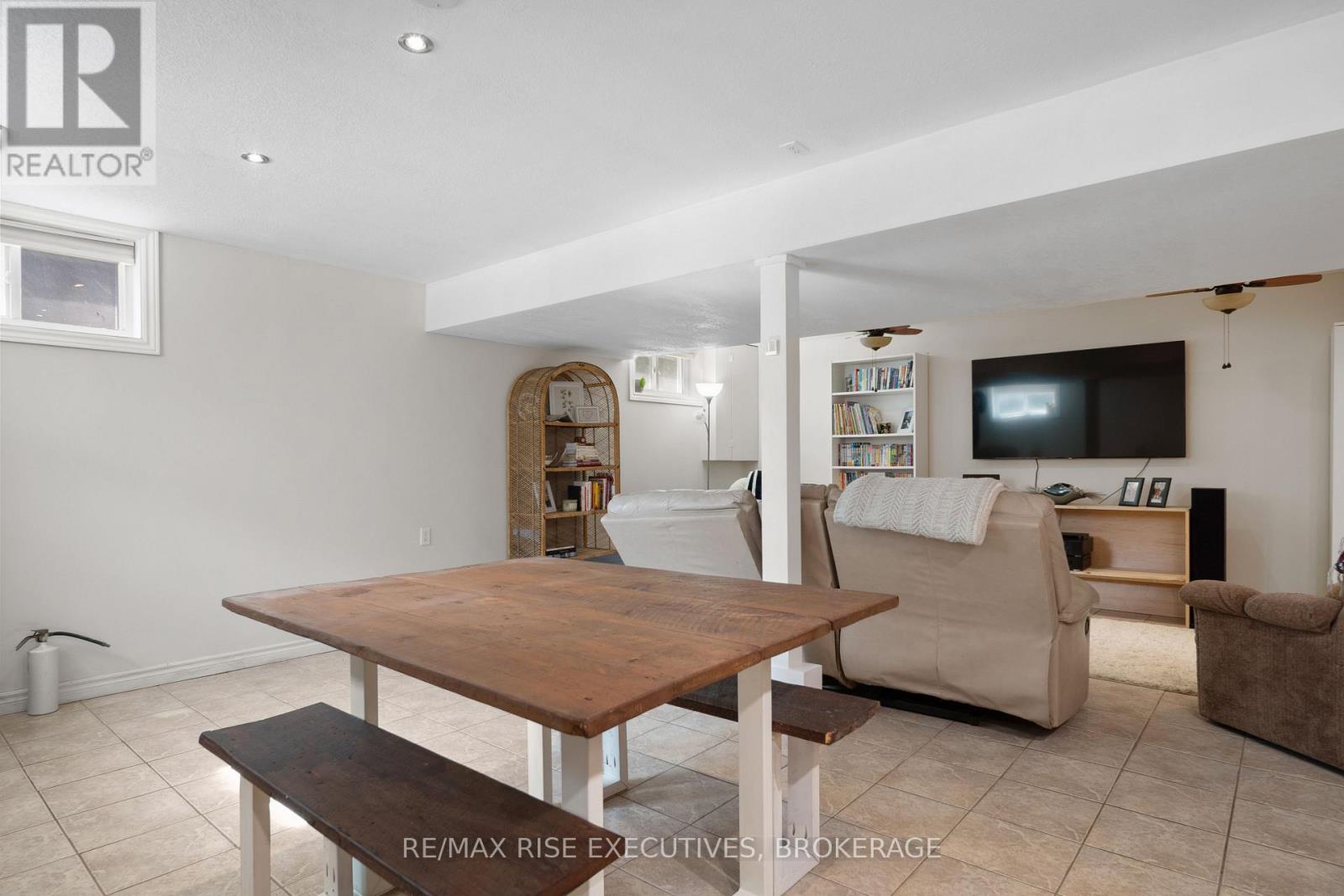 2547 KEPLER ROAD - 32