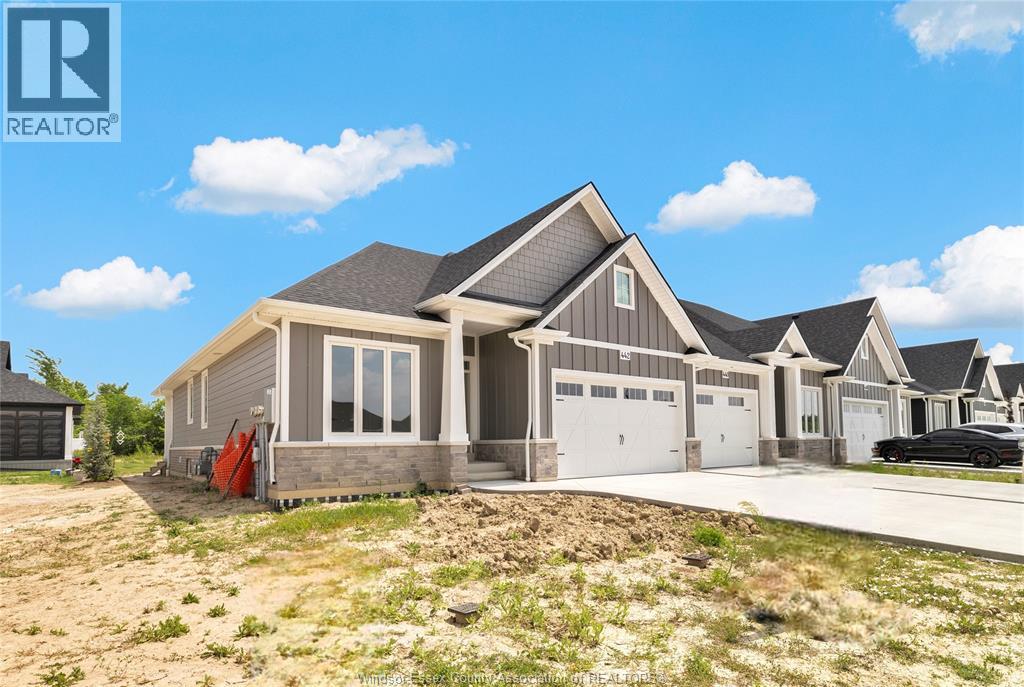 445 CASERTA CRESCENT - 3