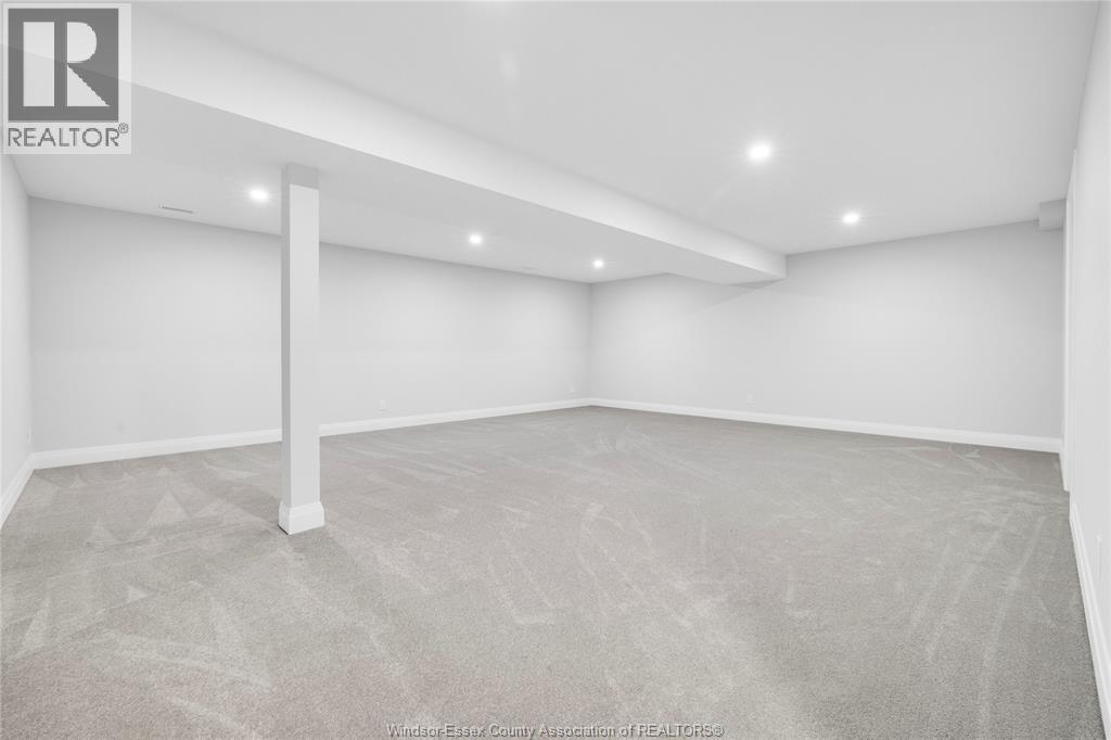 445 CASERTA CRESCENT - Image 28