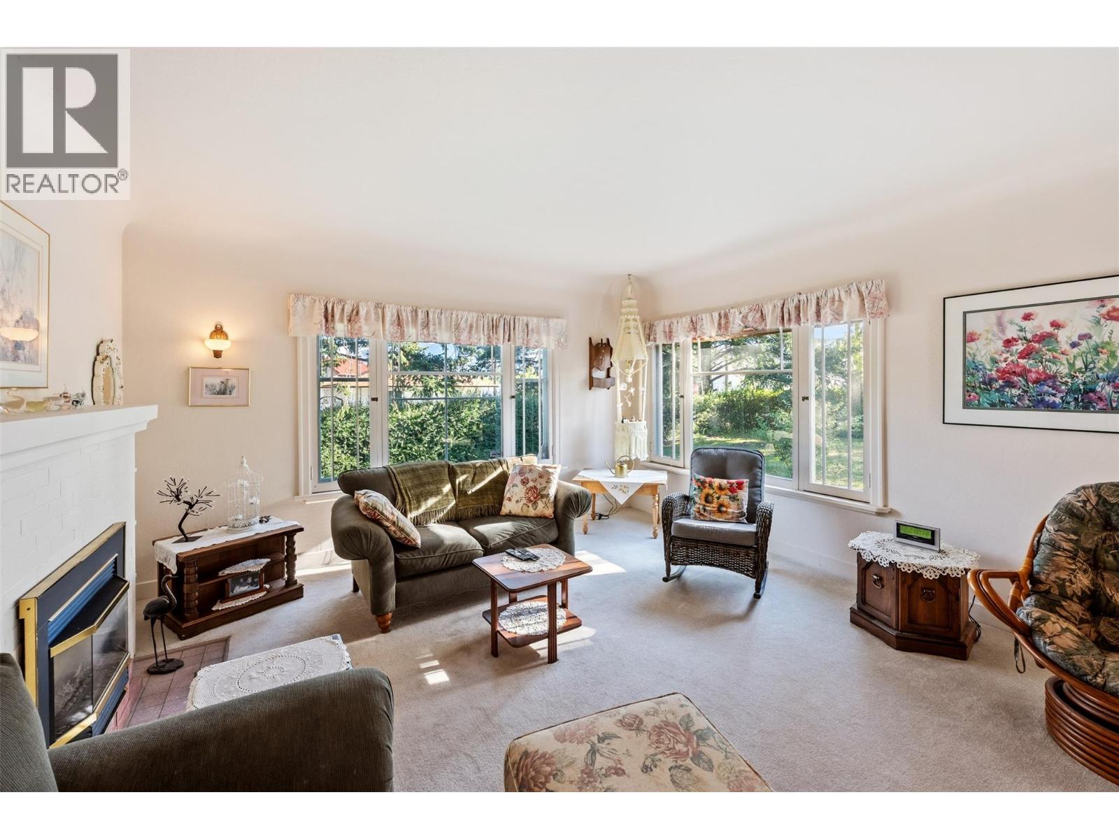 525 Skagit Avenue, Oliver