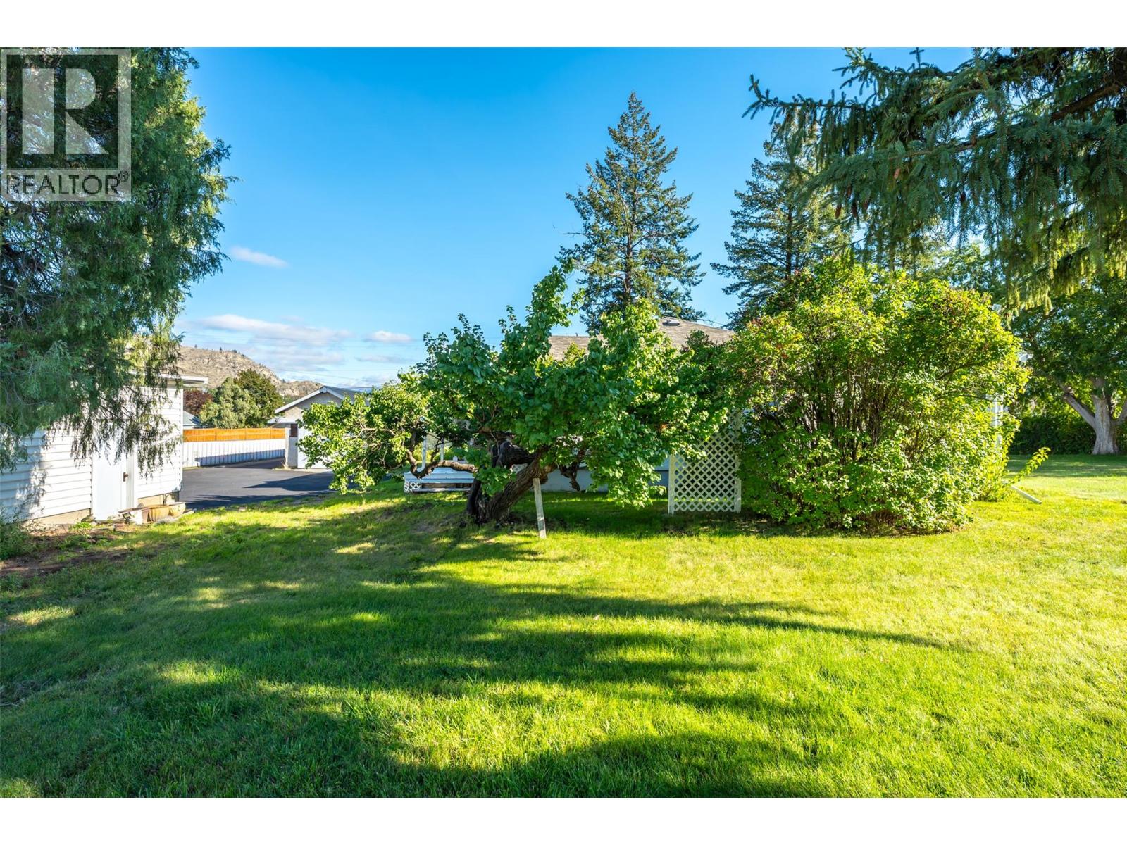 525 Skagit Avenue, Oliver