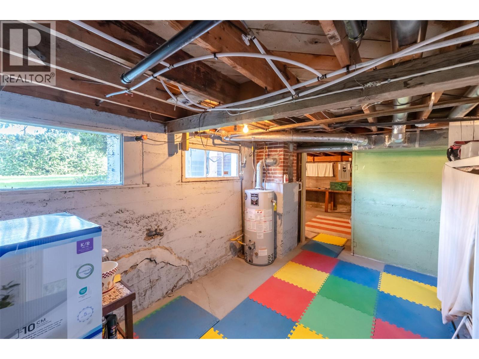 525 Skagit Avenue, Oliver