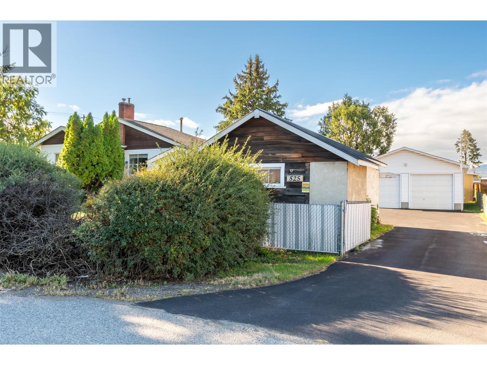 525 Skagit Avenue, Oliver
