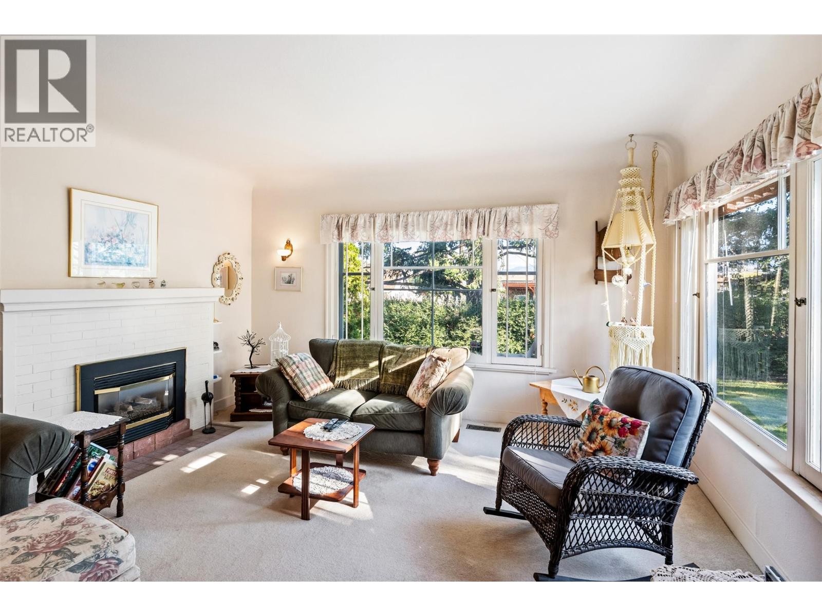 525 Skagit Avenue, Oliver