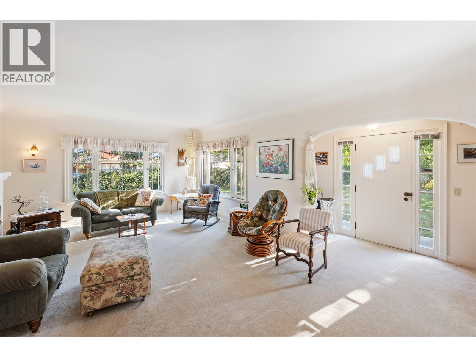 525 Skagit Avenue, Oliver