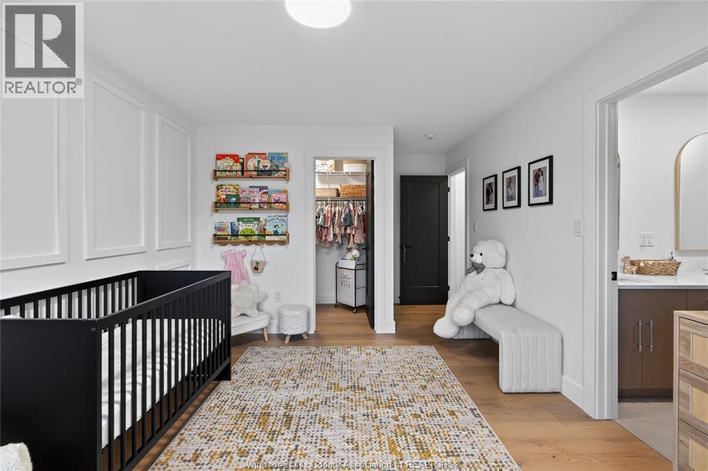 2549 MAYFAIR AVENUE South - 42
