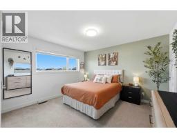 Bedroom - 59 Village Crescent, Red Deer, AB T4R0P3 Photo 13