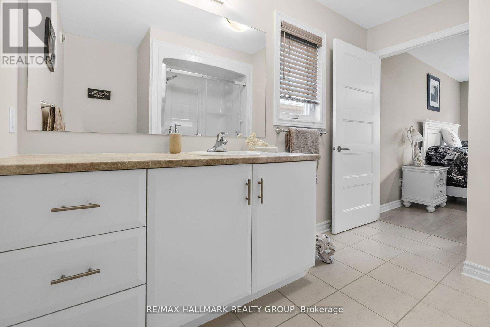 92 SEABERT DRIVE - 29