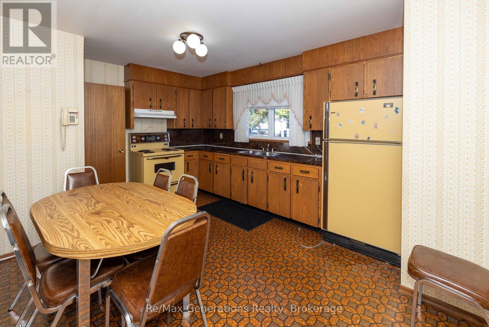 121 LOYOLA PLACE - 2