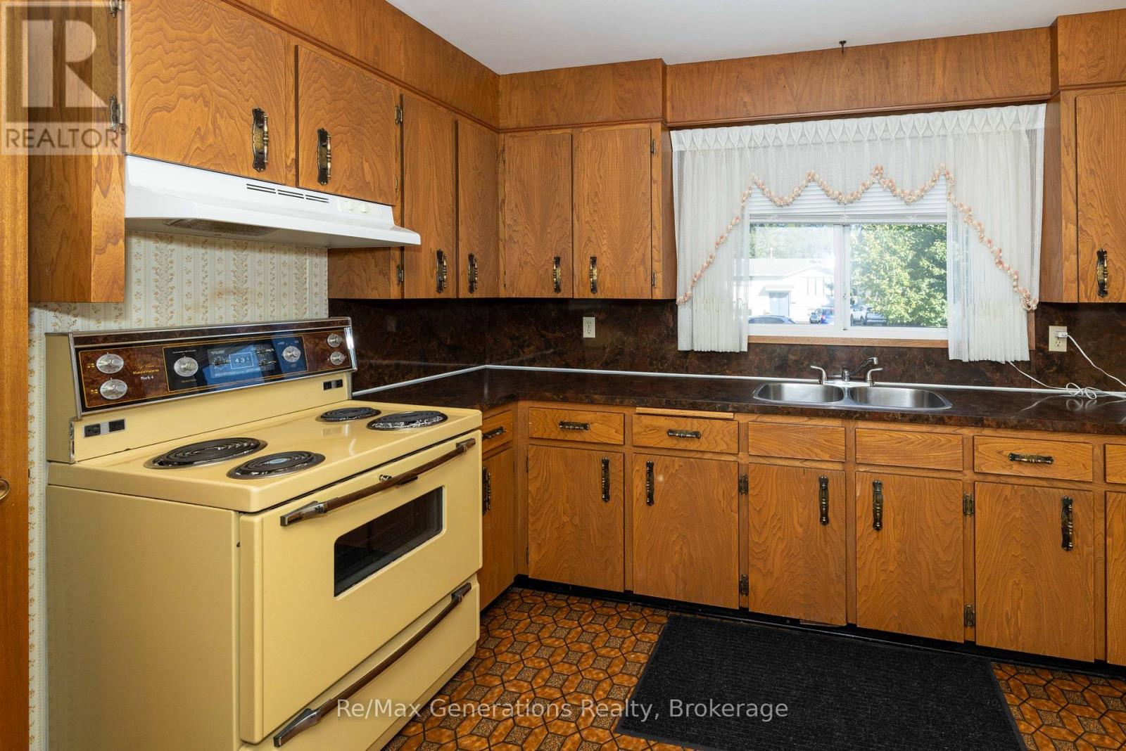 121 LOYOLA PLACE - 5