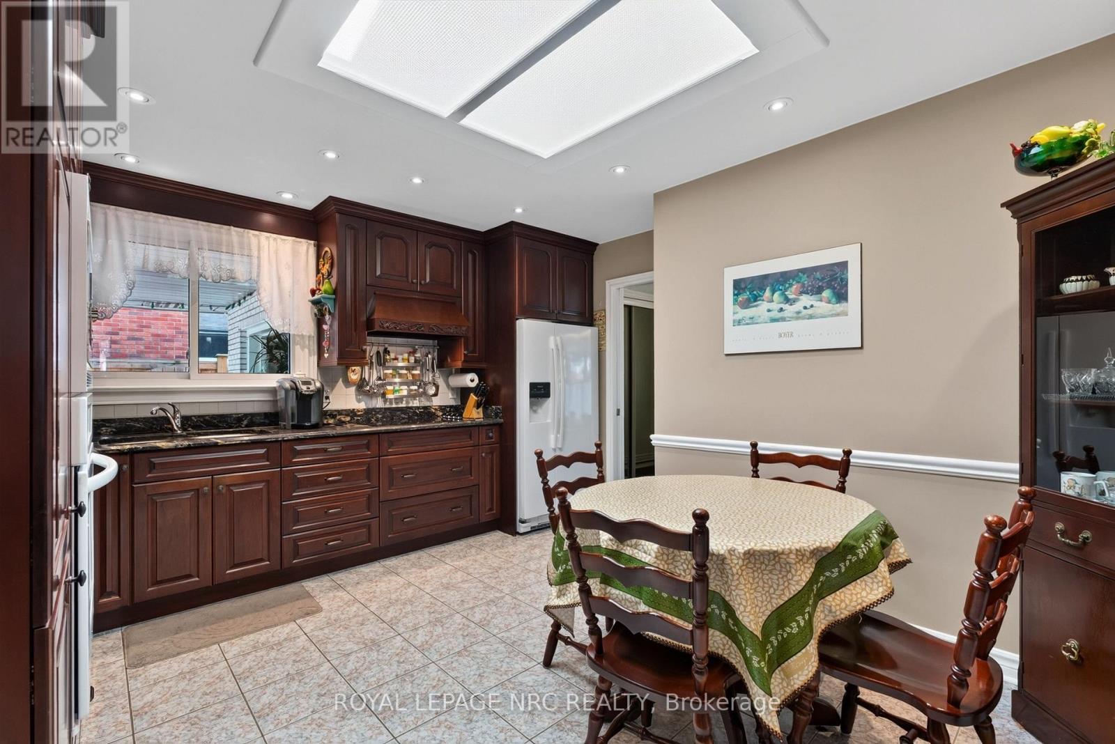43 BRIMLEY CRESCENT - 20