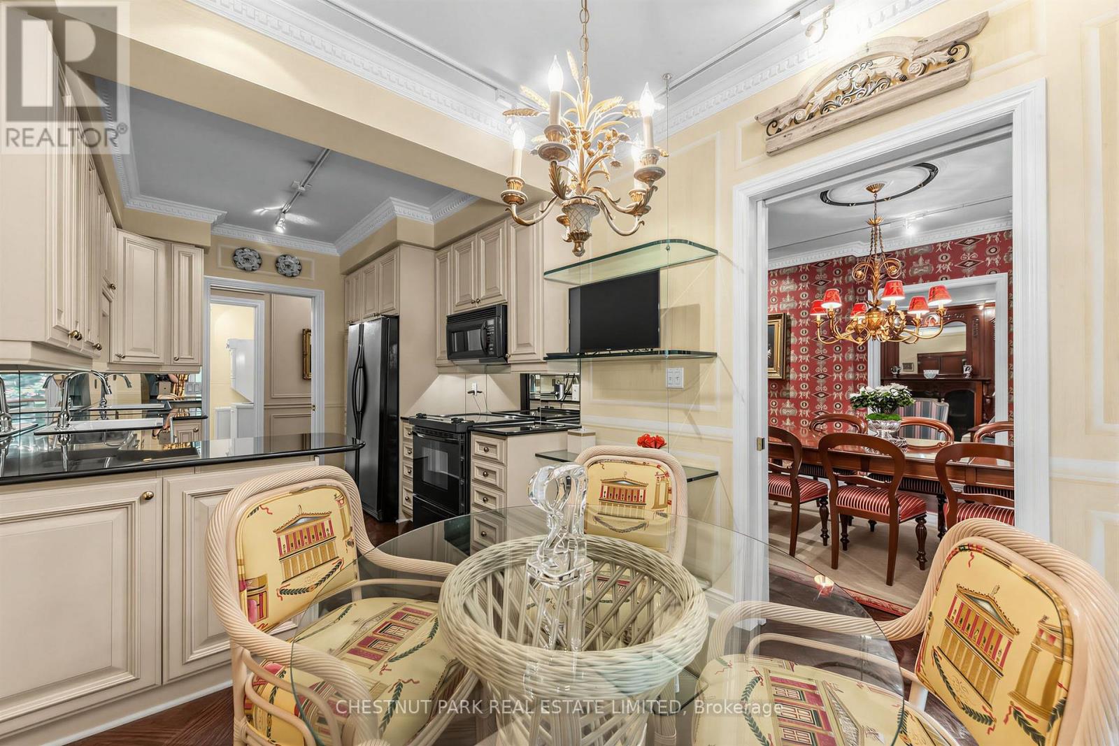 #102 11 WILLIAM CARSON CRESCENT - 13