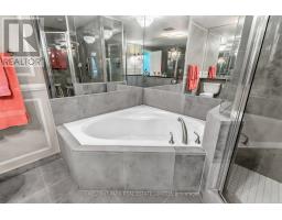 102 - 11 William Carson Crescent, Toronto, ON M2P2G1 Photo 19
