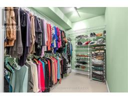 102 - 11 William Carson Crescent, Toronto, ON M2P2G1 Photo 20