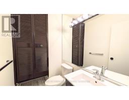 1823 - 33 Harbour Square, Toronto, ON M5J2Z6 Photo 9