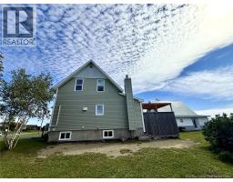 Mud room - 133 Rue Du Bassin, Lameque, NB E8T1H6 Photo 6