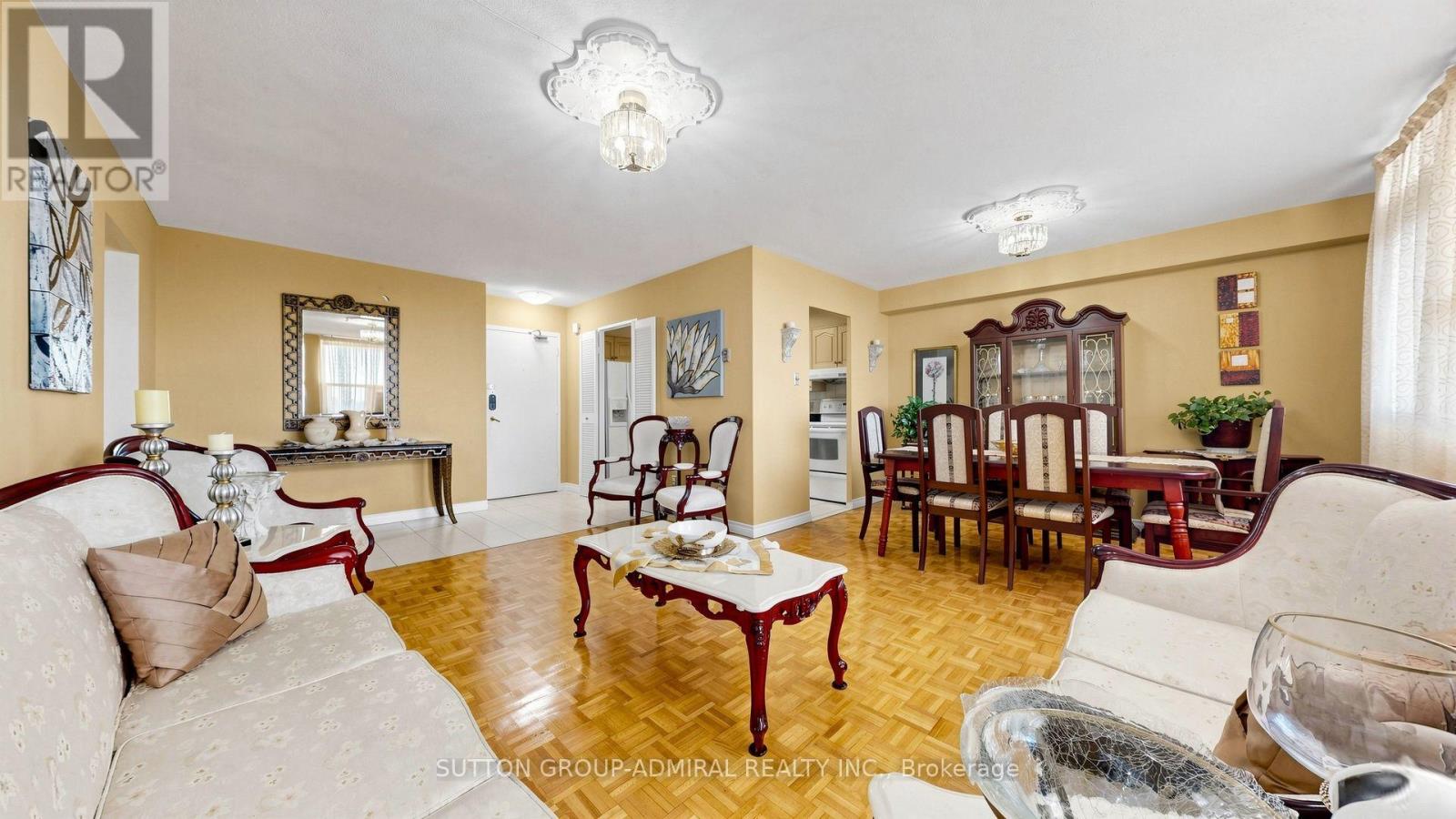 #1804 2550 PHARMACY AVENUE - 12