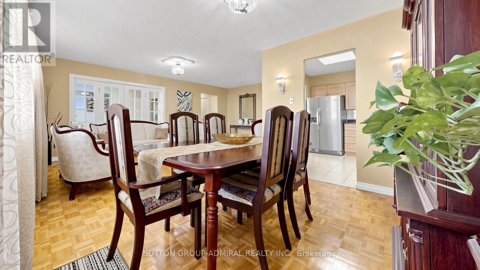 #1804 2550 PHARMACY AVENUE - 18