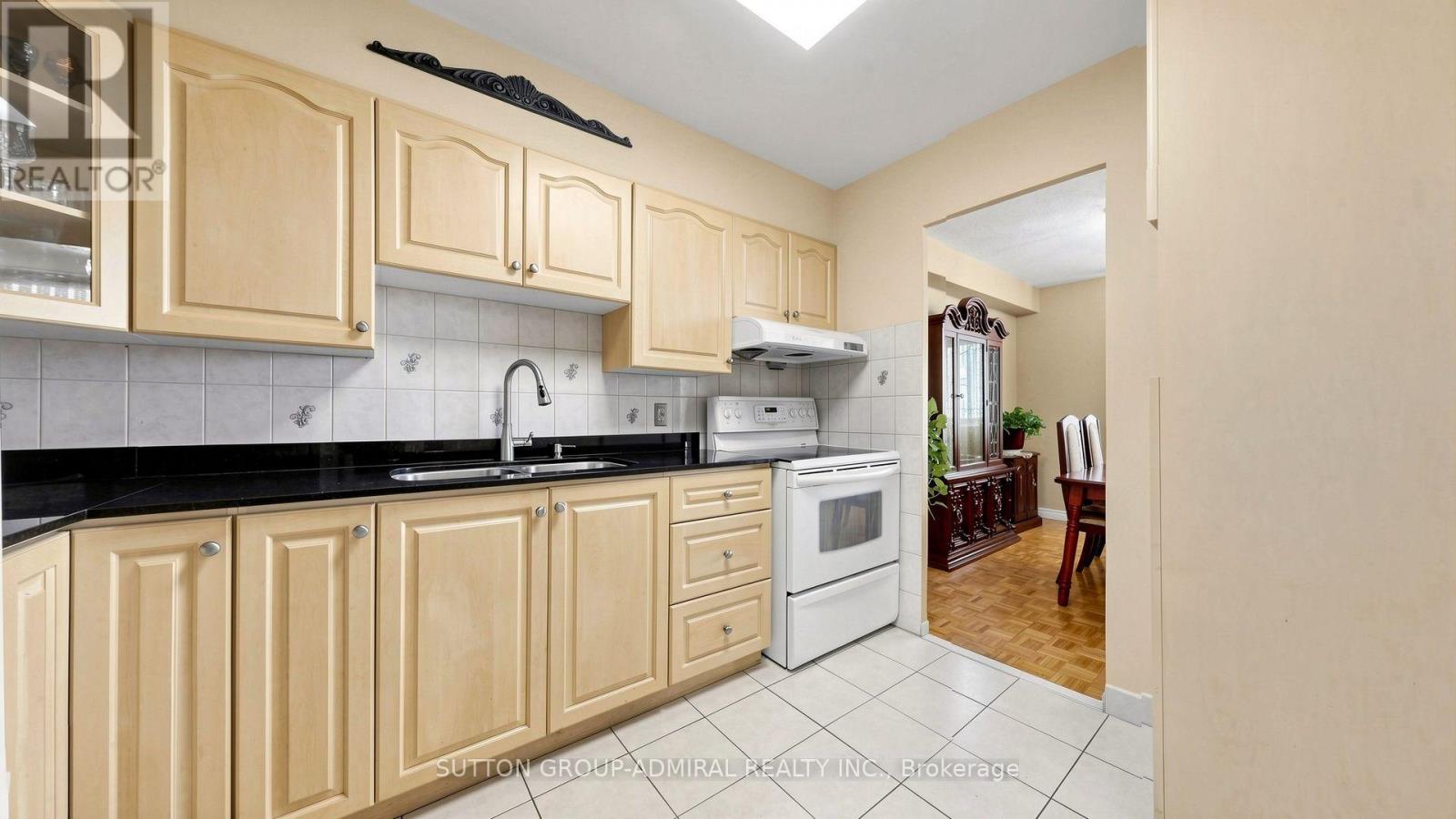 #1804 2550 PHARMACY AVENUE - 20