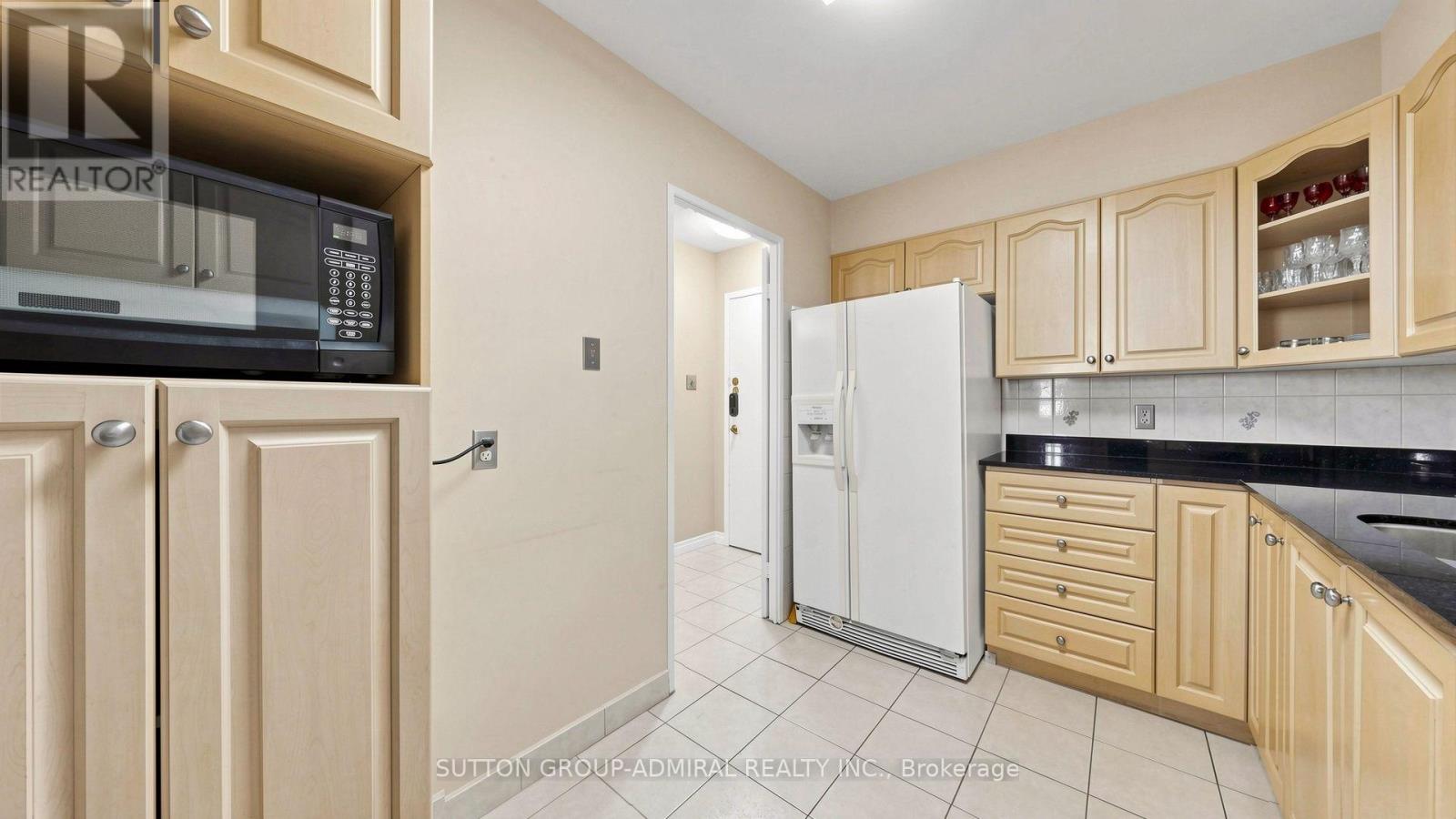 #1804 2550 PHARMACY AVENUE - 23