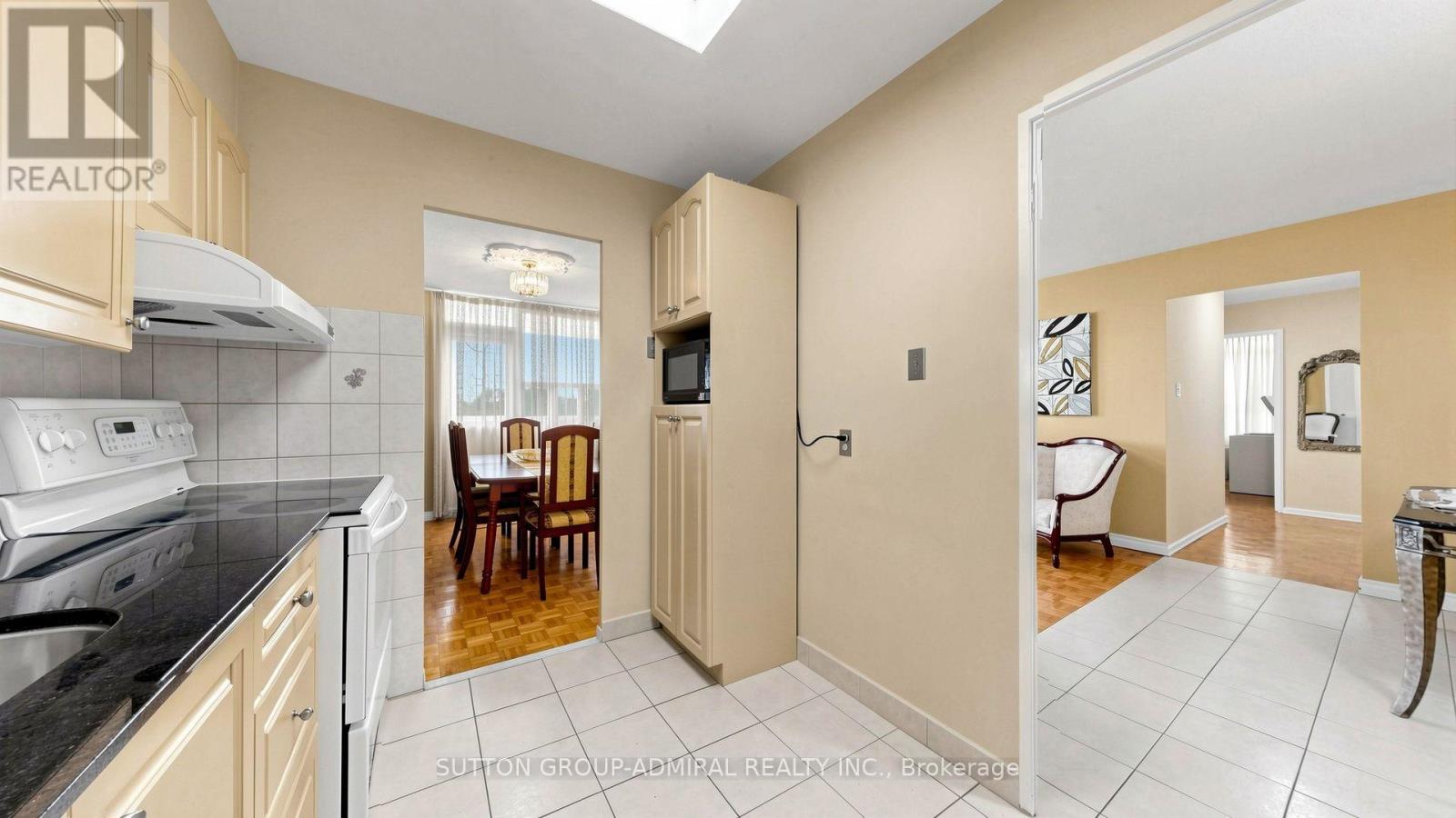 #1804 2550 PHARMACY AVENUE - 24
