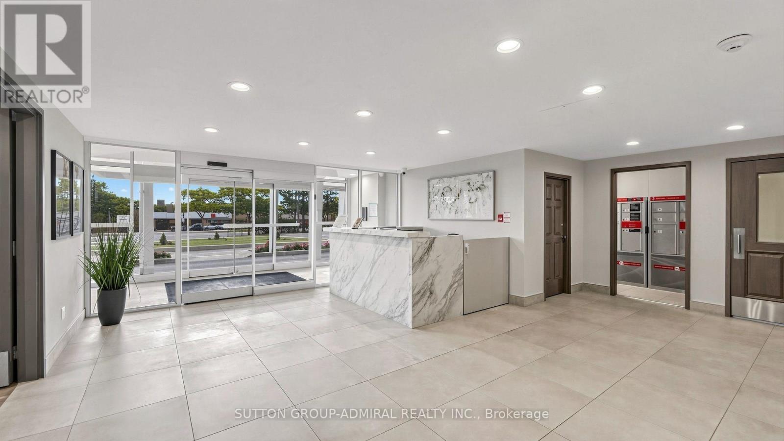 #1804 2550 PHARMACY AVENUE - 3