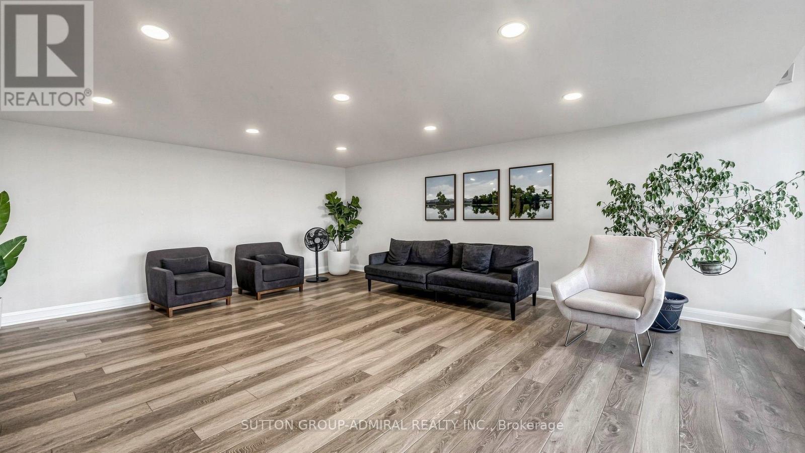 #1804 2550 PHARMACY AVENUE - 7