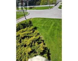 #215 - 5 Massey Square, Toronto, ON M4C5L6 Photo 14