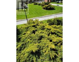 #215 - 5 Massey Square, Toronto, ON M4C5L6 Photo 15