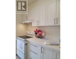 #215 - 5 Massey Square, Toronto, ON M4C5L6 Photo 9