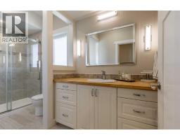Bedroom - 147 S 4 Street E, Magrath, AB T0K1J0 Photo 17